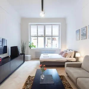 Apartment Luxury Apartment On Old Town Square, Prag
