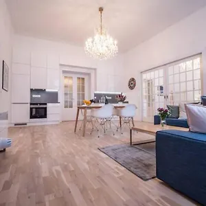 Apartment Class In Old Town 2 Bedrooms, Prag